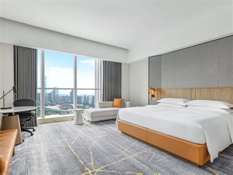 Sheraton guangzhou Sheraton Guangzhou Panyu is located in the heart of the new Panyu CBD and adjacent to the national popular Chimelong Resort and several high-end shopping malls such as Teemall Panyu, Wanda Plaza